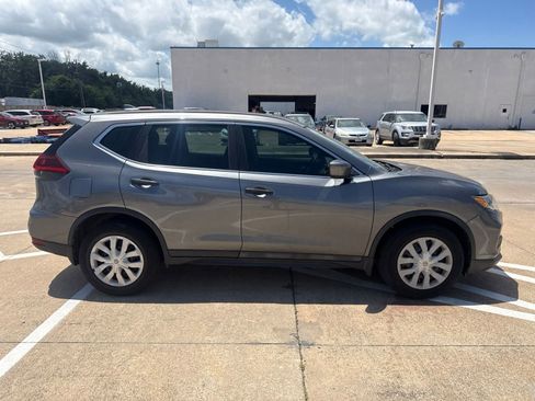 Used 2018 Nissan Rogue S FWD image 8