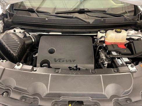 Used 2023 Chevrolet Traverse LT FWD image 12