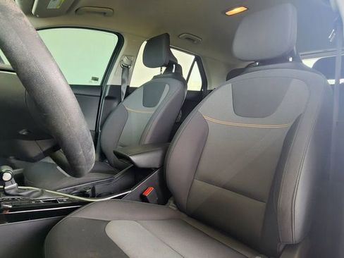Used 2024 Kia Niro LX FWD image 15