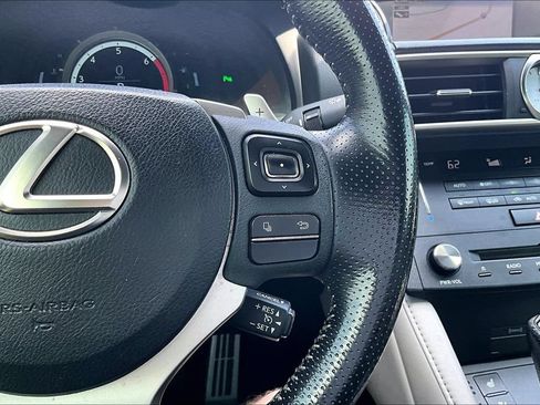 Used 2016 Lexus RC 200t RWD image 19