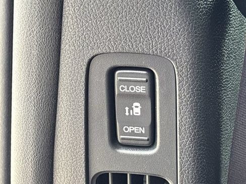 Used 2025 Honda Odyssey Elite image 24