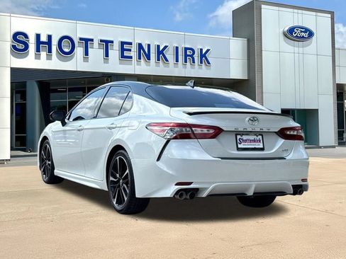 Used 2019 Toyota Camry XSE FWD image 8