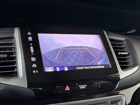 Used 2018 Honda Pilot Touring image 25