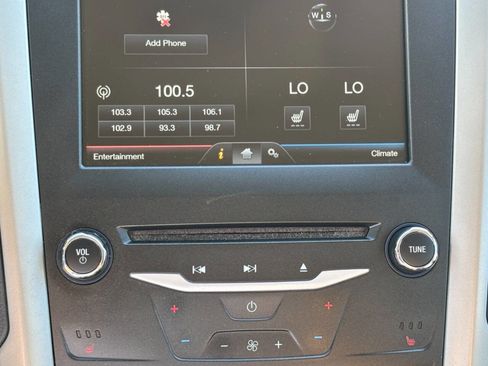 Used 2015 Ford Fusion SE w/ Equipment Group 202A image 16