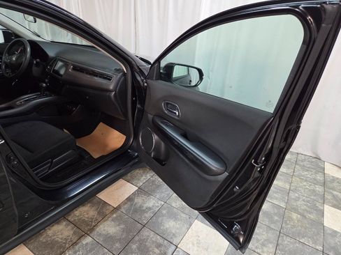 Used 2018 Honda HR-V EX image 10