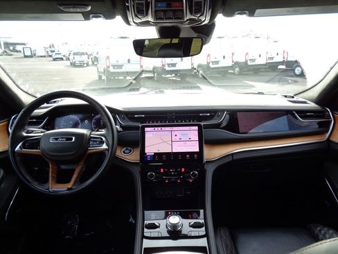 Certified 2022 Jeep Grand Cherokee Summit image 13