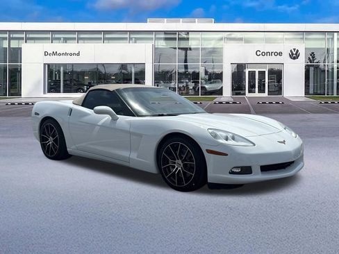 Used 2005 Chevrolet Corvette Convertible w/ Preferred Equipment Group RWD image 3