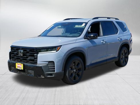 Certified 2026 Honda Pilot Black Edition image 3