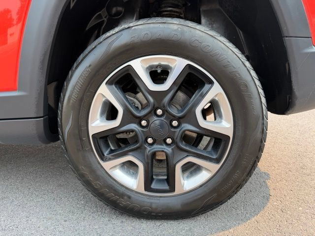 Used 2018 Jeep Compass Trailhawk w/ Leather Interior Group AWD/4WD image 8