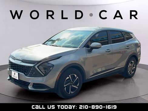 Used 2025 Kia Sportage LX FWD image 3