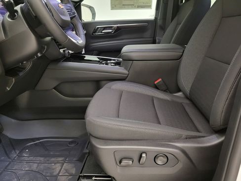 New 2026 Chevrolet Suburban LS RWD image 3