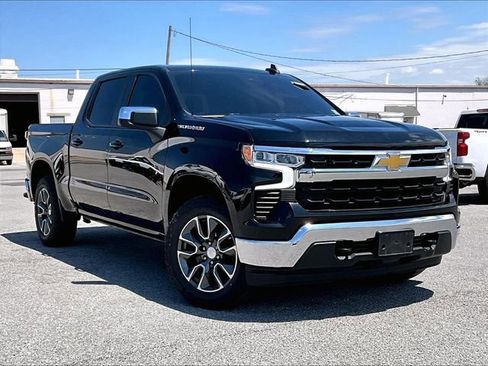 Used 2022 Chevrolet Silverado 1500 LT AWD/4WD image 1