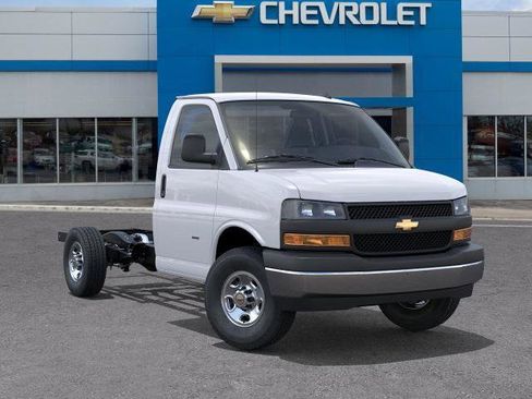 New 2025 Chevrolet Express 3500 w/ Power Convenience Package image 38