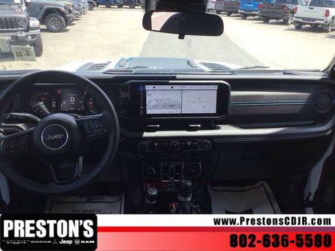 Used 2024 Jeep Wrangler Unlimited Rubicon 4xe AWD/4WD image 11