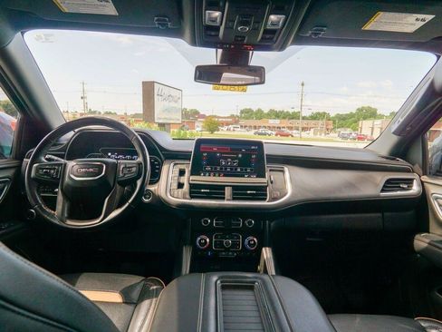 Used 2021 GMC Yukon AT4 w/ AT4 Premium Plus Package AWD/4WD image 17