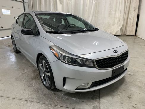 Used 2017 Kia Forte EX image 2