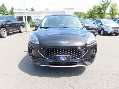 Used 2022 Ford Escape SE w/ Convenience Package FWD image 2