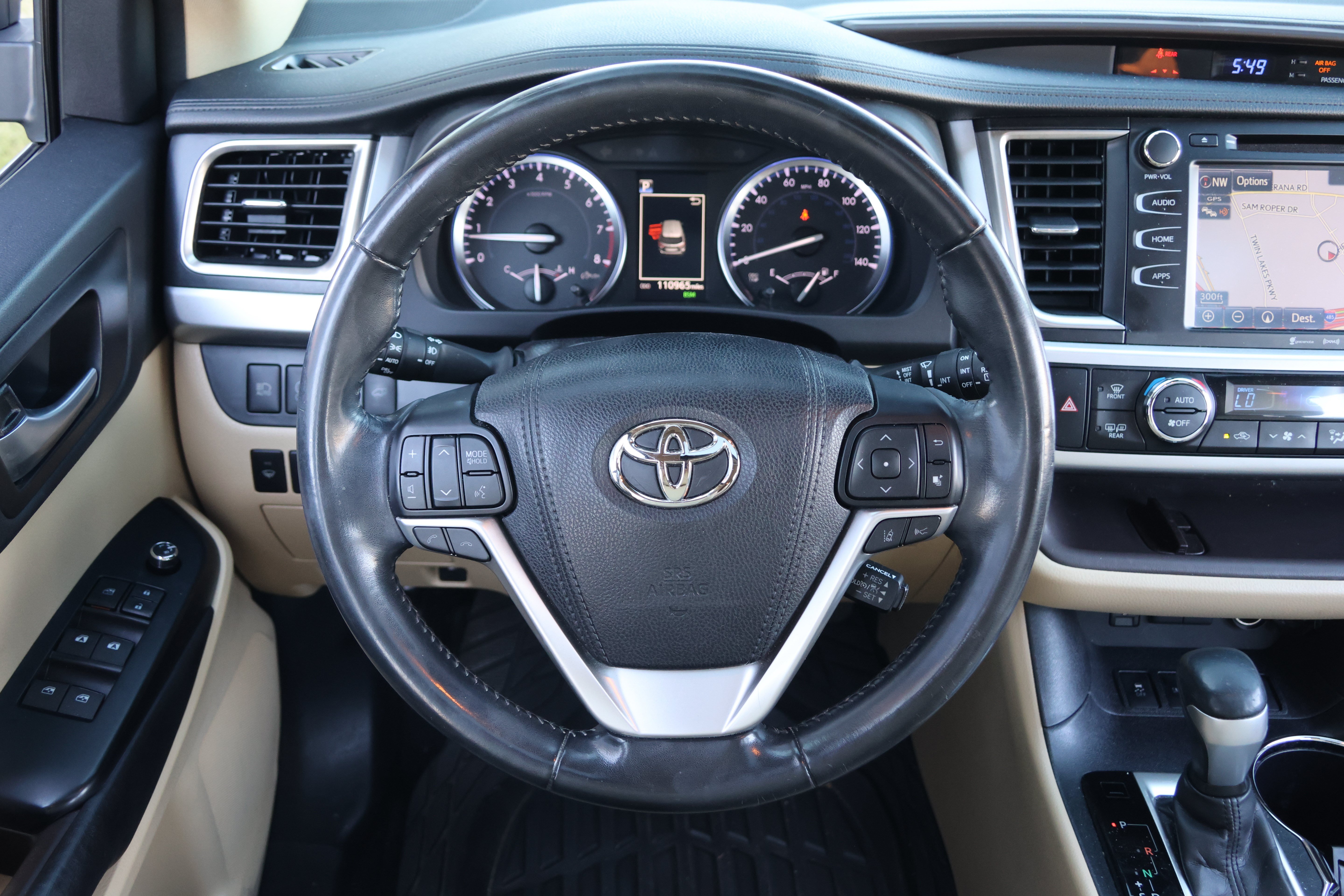 Used 2017 Toyota Highlander XLE AWD/4WD image 29