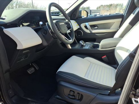 New 2026 Land Rover Discovery Sport Landmark image 17