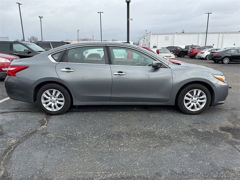 Used 2017 Nissan Altima 2.5 S image 4