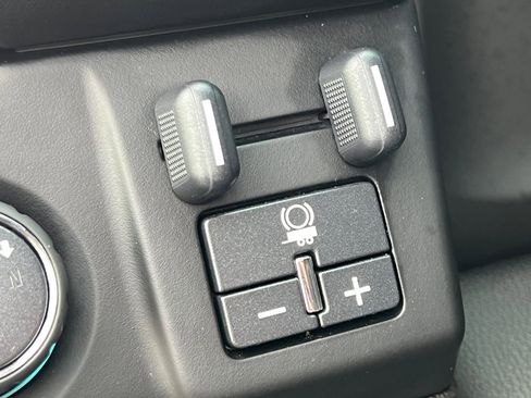 Used 2017 GMC Yukon SLE w/ SLE Value Package image 20