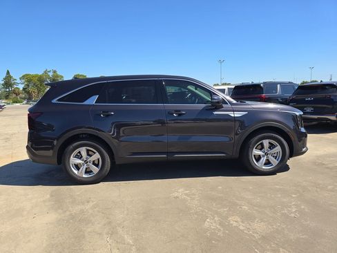 New 2026 Kia Sorento LX FWD image 9