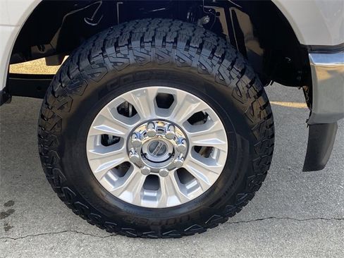 Used 2022 Ford F250 XLT w/ XLT Value Package image 24