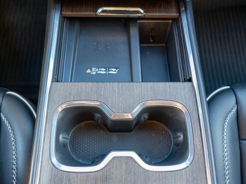 Used 2024 GMC Acadia Denali w/ Super Cruise Package image 30