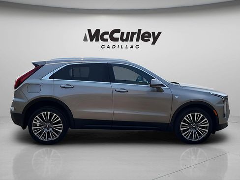 Certified 2025 Cadillac XT4 Premium Luxury w/ Technology Package AWD/4WD image 8