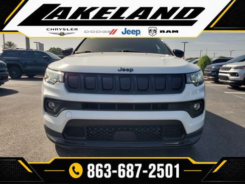 Used 2022 Jeep Compass Latitude FWD image 2