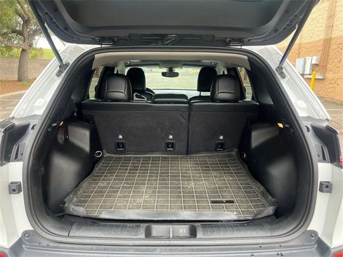 Used 2020 Jeep Cherokee Trailhawk image 23