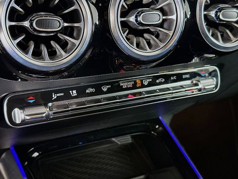 Used 2025 Mercedes-Benz GLA 250 image 23