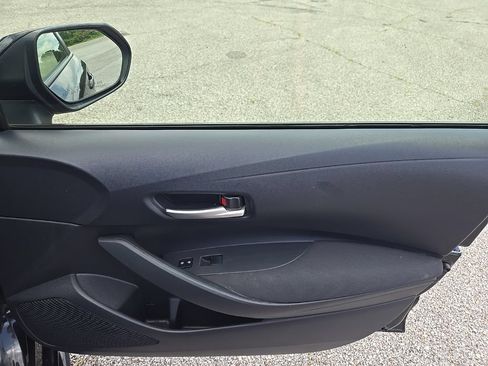 Used 2020 Toyota Corolla LE FWD image 23