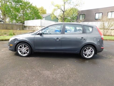Used 2009 Hyundai Elantra w/ Premium-Sport Pkg 2 FWD image 20