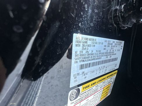 Used 2024 Ford Expedition Limited image 19