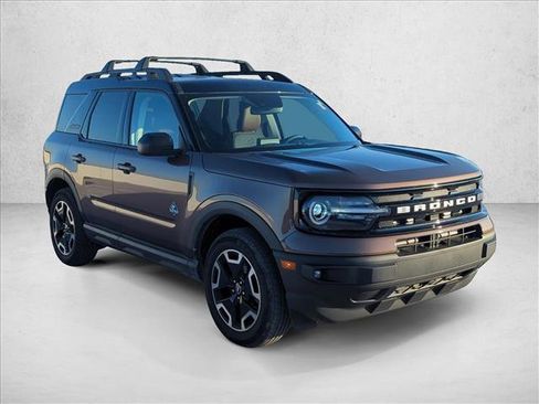 Used 2022 Ford Bronco Sport Outer Banks w/ Tech Package AWD/4WD image 3