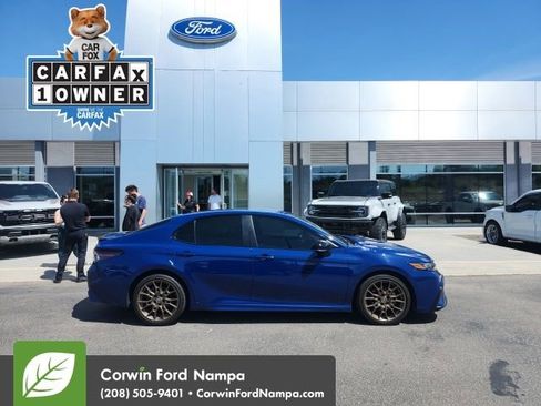 Used 2024 Toyota Camry SE w/ Convenience Package FWD image 5