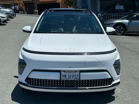 Used 2024 Hyundai Kona Limited FWD image 2