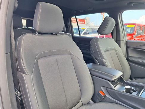 Used 2025 Jeep Grand Cherokee L Laredo w/ Luxury Tech Group I AWD/4WD image 30