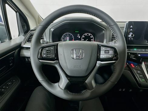 New 2026 Honda Odyssey Touring image 11