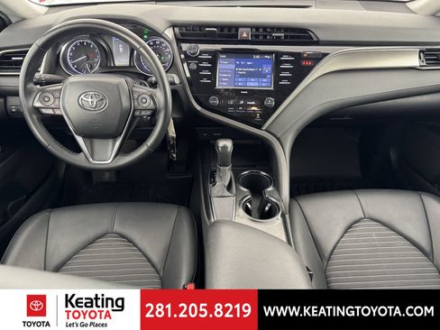 Used 2020 Toyota Camry SE FWD image 21