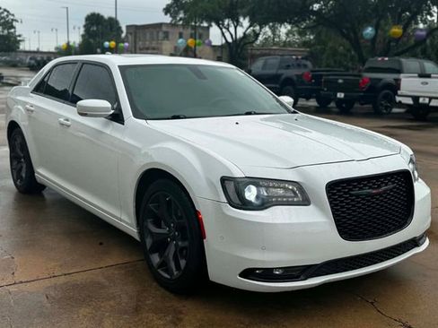 Used 2022 Chrysler 300 S image 4