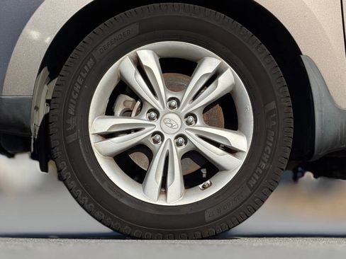 Used 2012 Hyundai Tucson GLS image 28