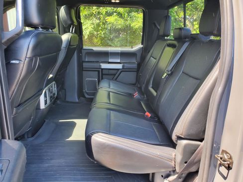 Used 2018 Ford F150 Lariat w/ Equipment Group 502A Luxury AWD/4WD image 38