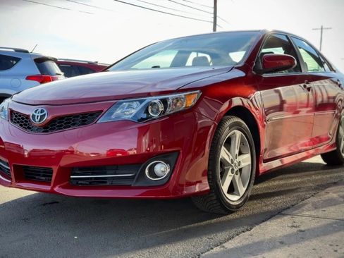 Used 2013 Toyota Camry SE image 5