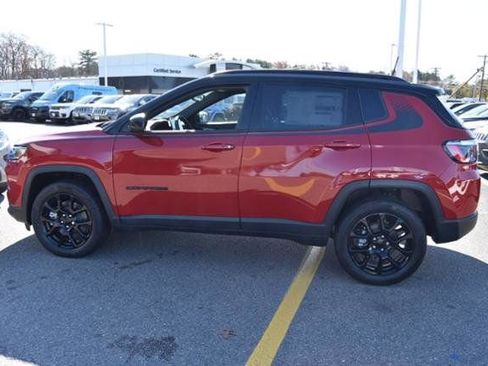 Used 2023 Jeep Compass Altitude image 3