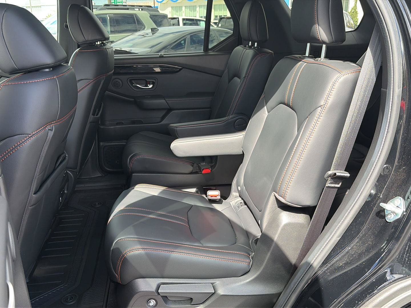 Used 2025 Honda Pilot TrailSport image 27