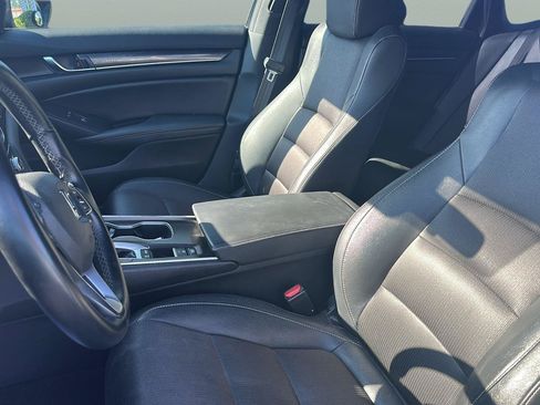 Used 2019 Honda Accord Sport image 10