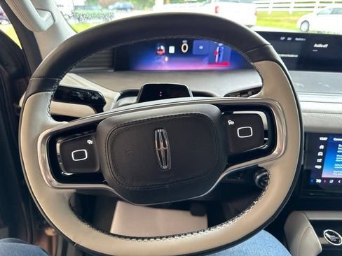 Used 2025 Lincoln Navigator L Black Label w/ Black Label Special Edition AWD/4WD image 15