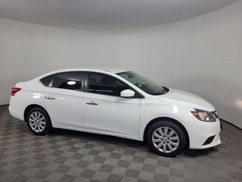 Used 2019 Nissan Sentra S FWD image 11